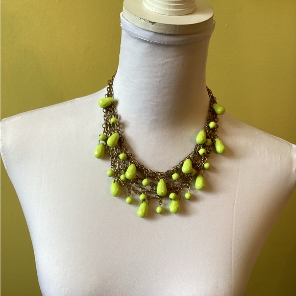 Pretty Gold Mesh Necklace with Chartreuse Beads & Matching Earrings Set - Picture 3 of 8